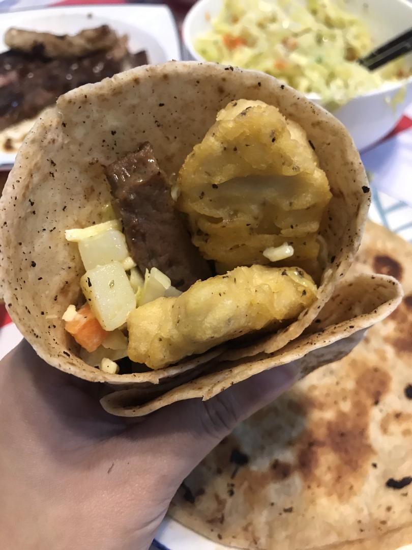 全麦墨西哥鸡肉蔬菜卷饼