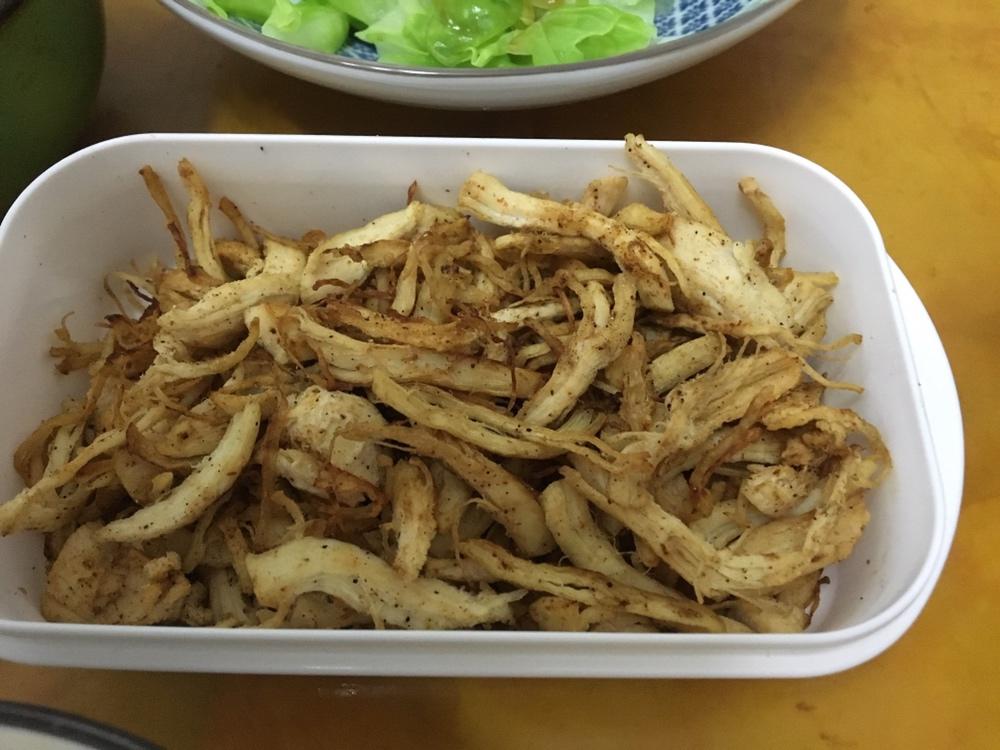 低油低脂麻辣鸡胸肉干小零食