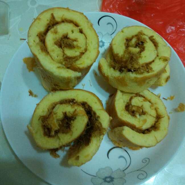 肉松戚风蛋糕卷