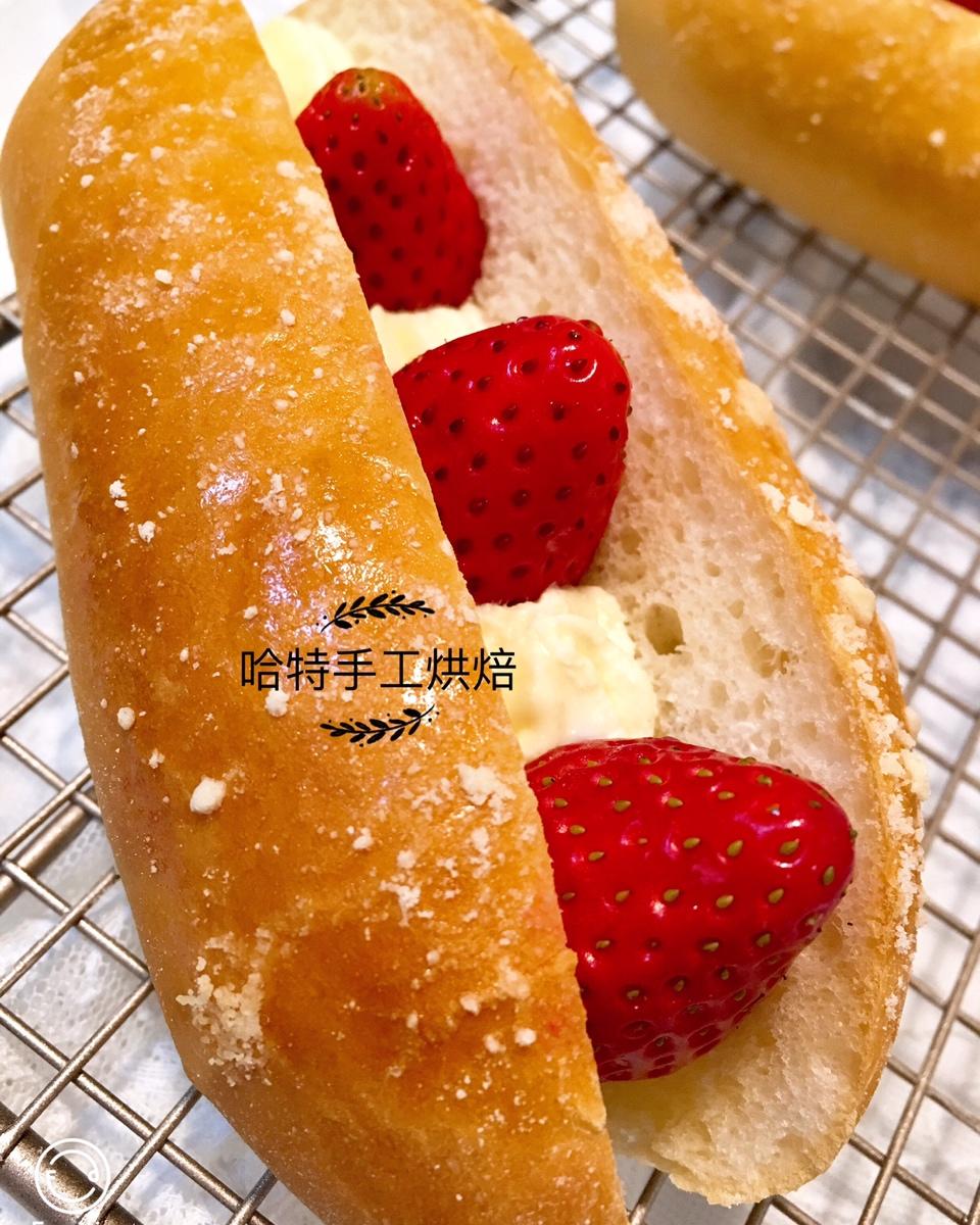 草莓甜心面包（酸奶奶油霜）