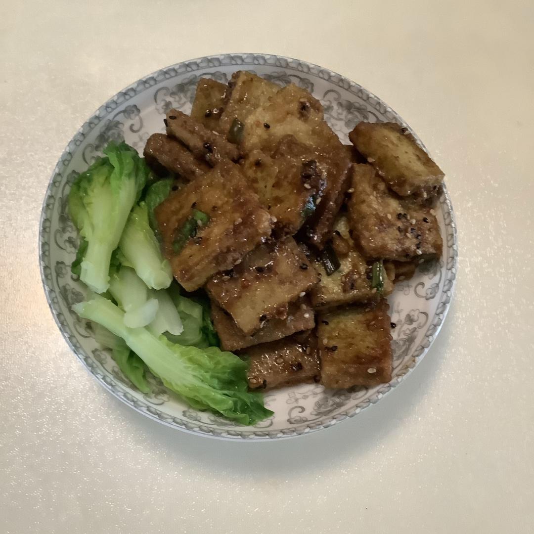 完胜路边摊：香煎孜然豆腐