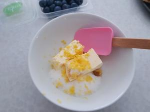 蓝莓奶酪卷的做法 步骤4