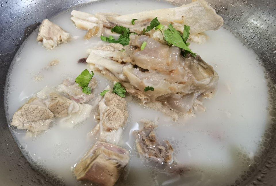 信仰和诺言做的羊骨汤