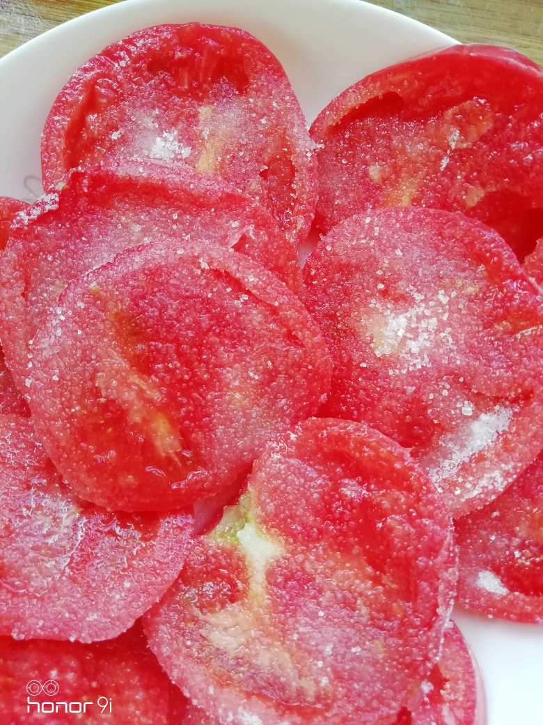 西红柿撒白糖的做法