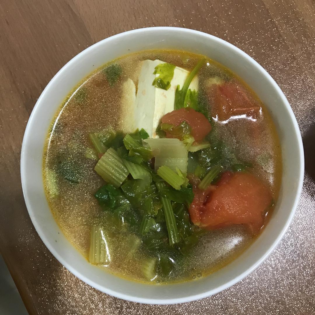 金针菇番茄豆腐汤