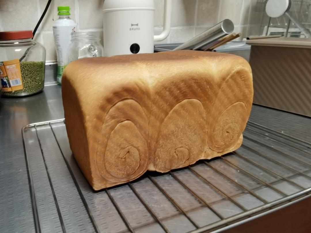 吐司，奶香手撕面包，超级香浓