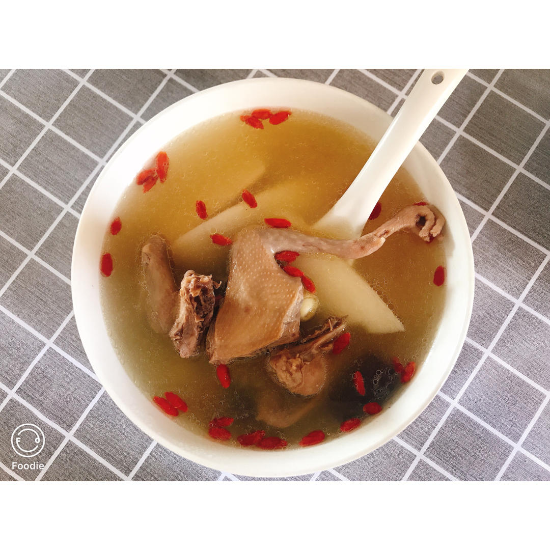 红枣枸杞乳鸽汤