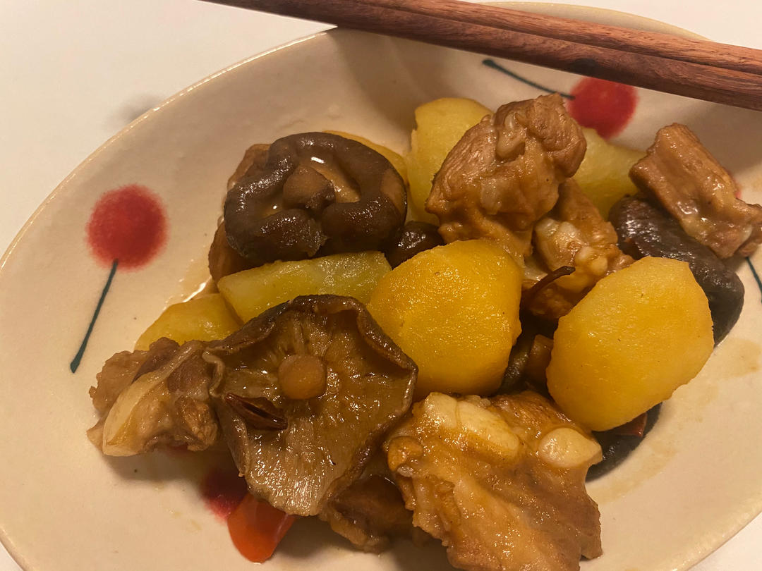 香菇比肉还好吃的红烧香菇排骨！