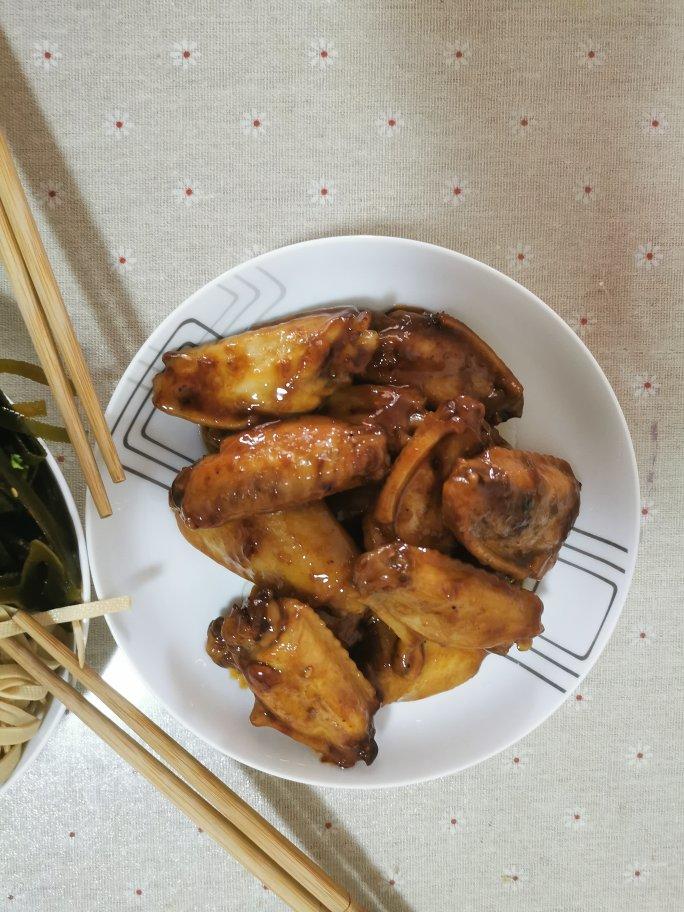 厨师长教你：“可乐鸡翅”的家常做法，味道鲜嫩可口，先收藏起来