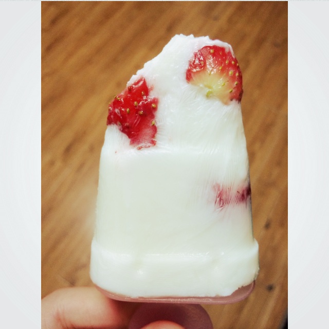 蔓越莓酸奶棒冰