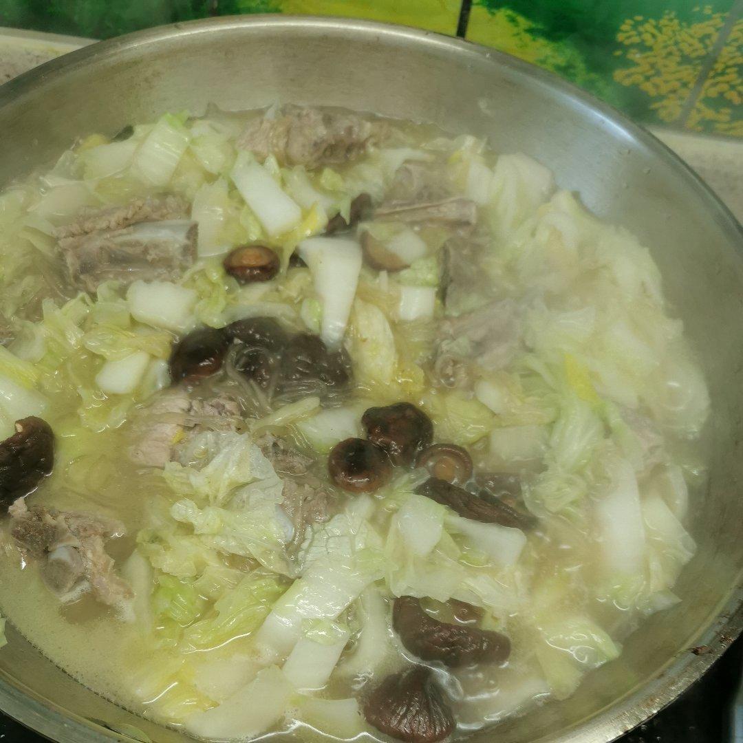 排骨汤炖白菜粉条