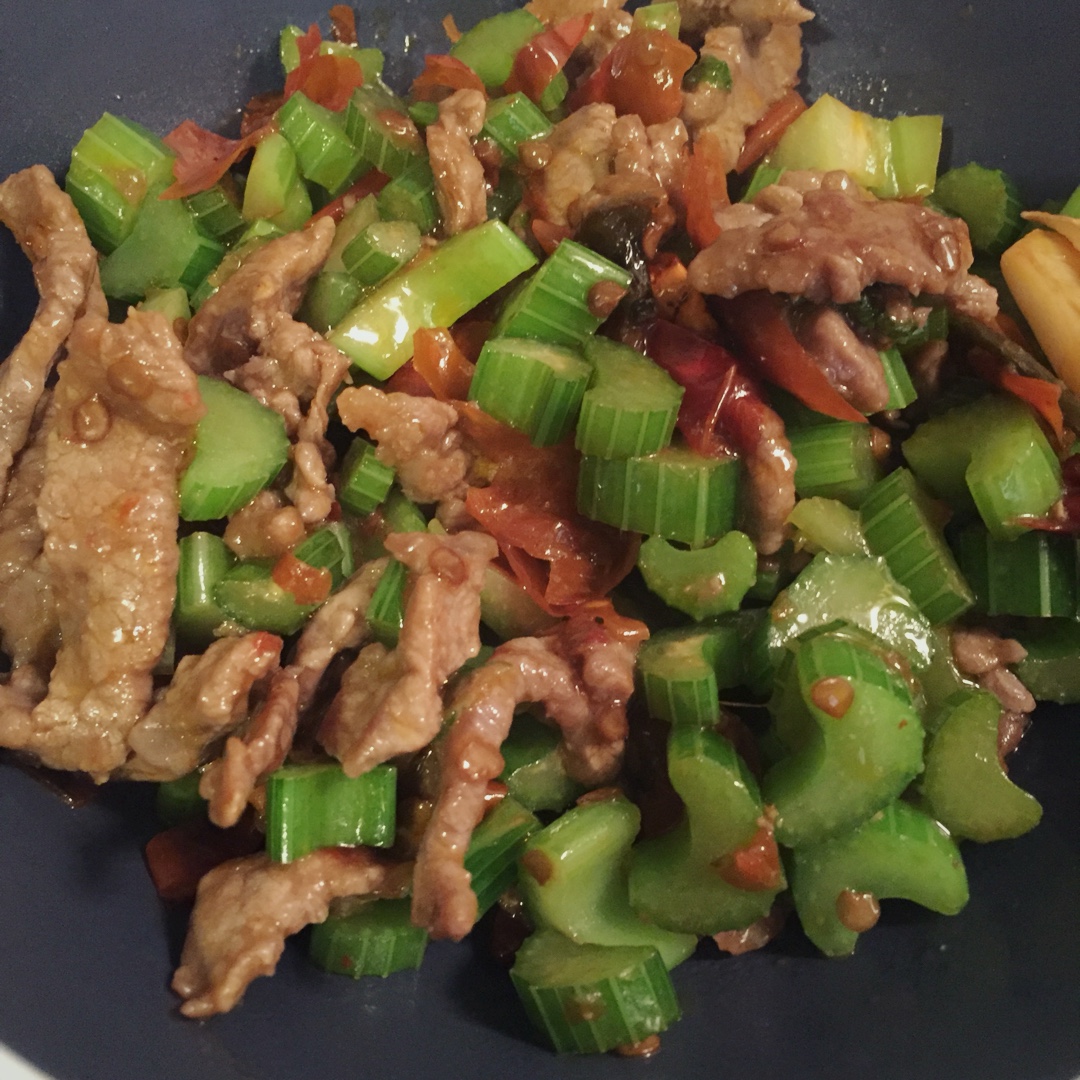 西芹炒牛肉