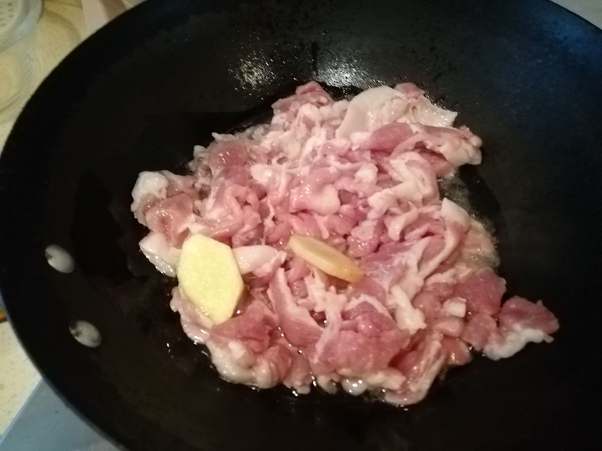 虎皮青椒小炒肉的做法 步骤2