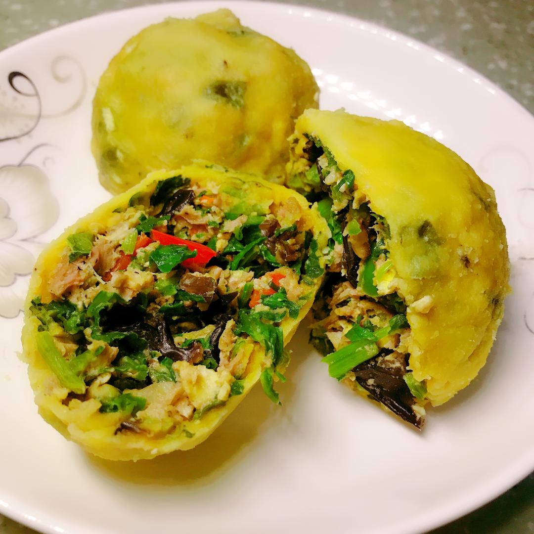 健身减脂粗粮玉米面牛肉菜团