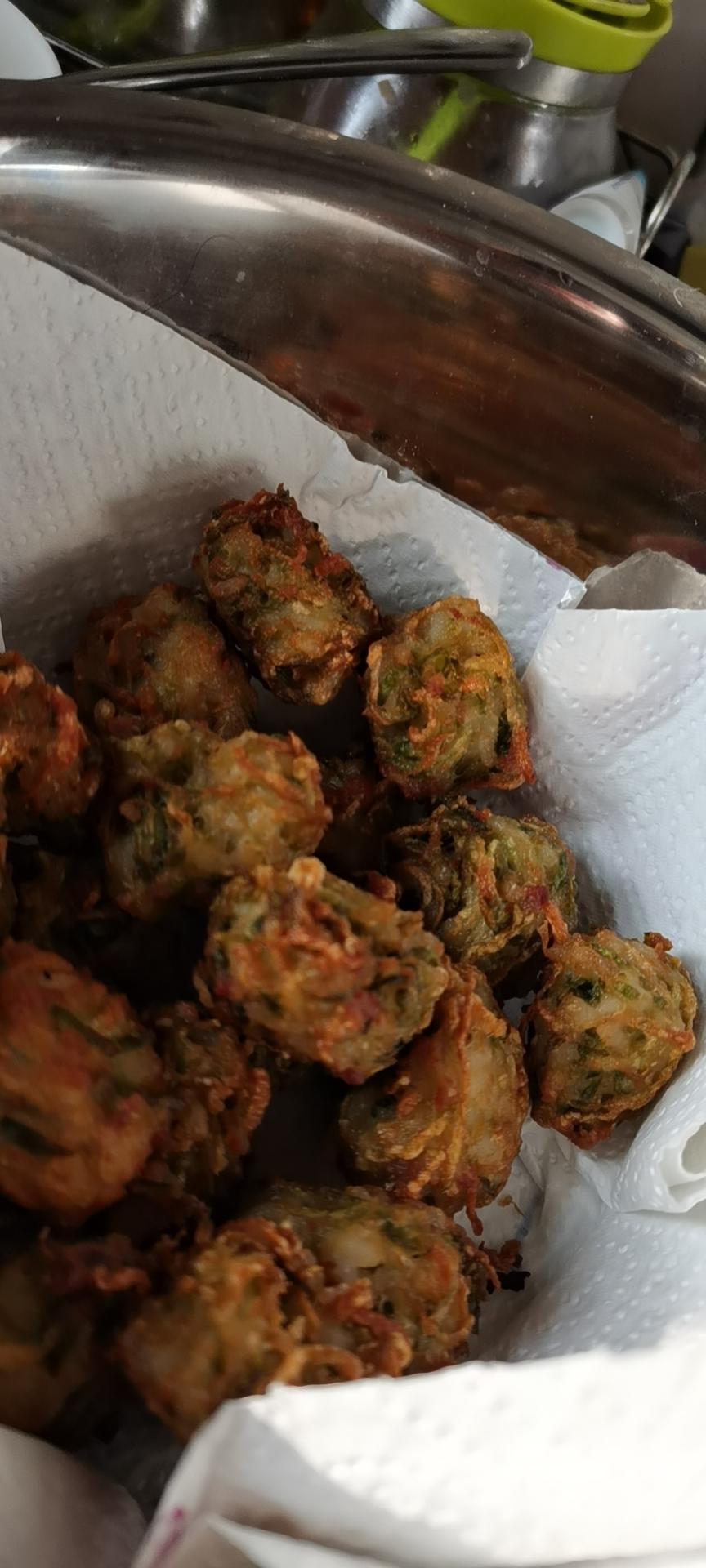 炸绿萝卜丝丸子