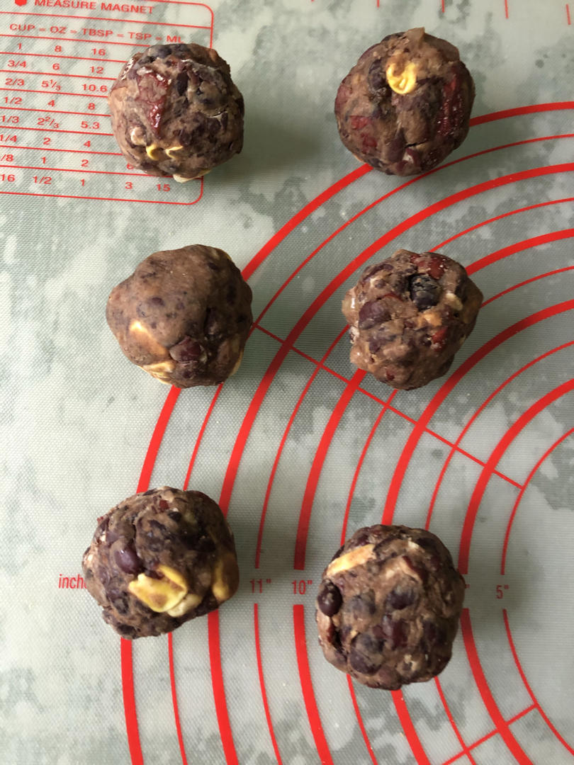 网红粘豆包：蜜豆红枣粘豆包