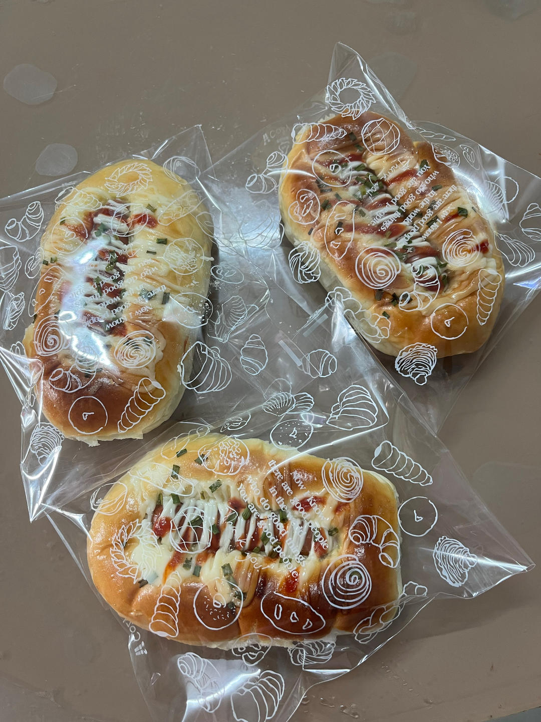 经典的热狗面包！非常简单的整形方法！