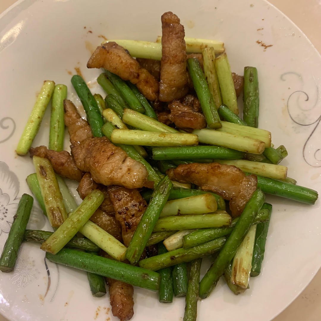 家常菜蒜苗炒肉