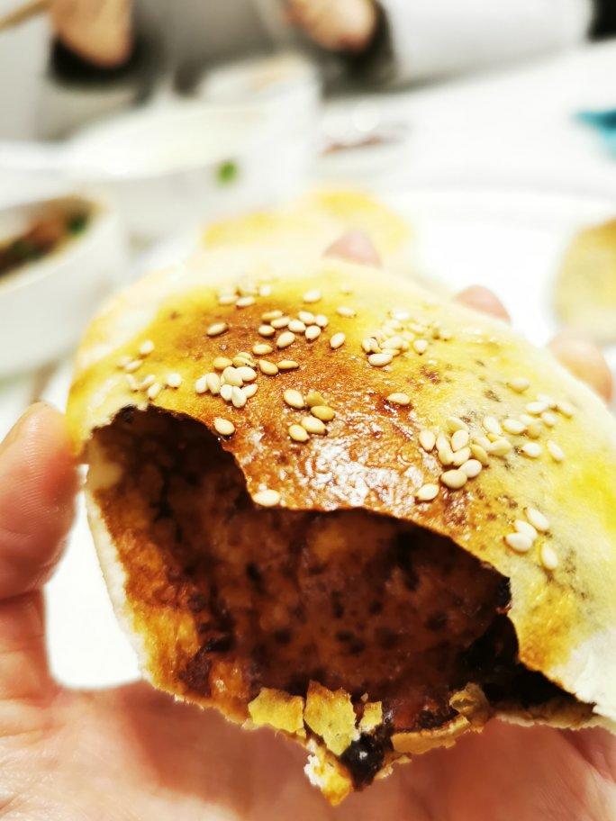 酥掉渣不漏糖的白糖空心烧饼
