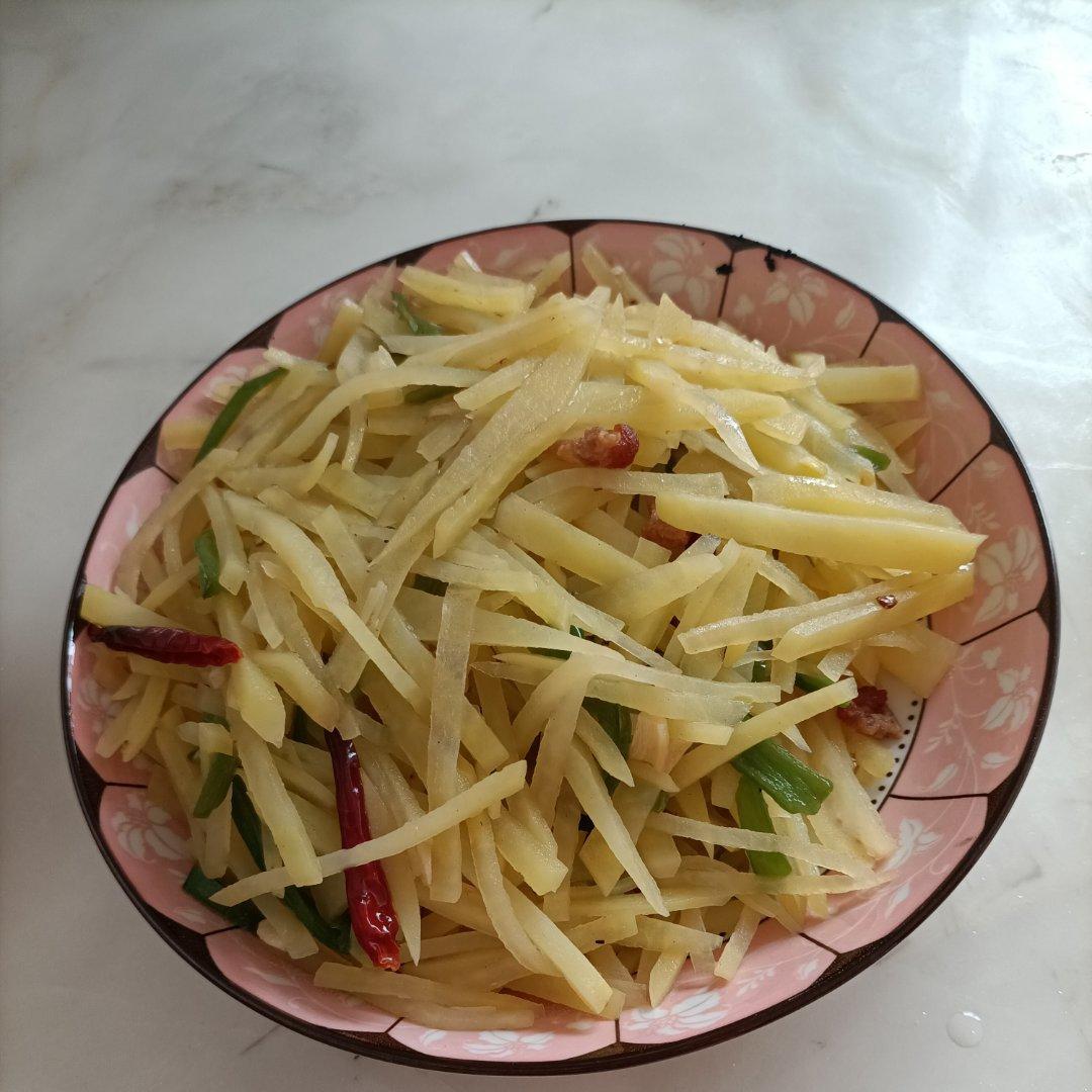 酸辣土豆丝（绝对清脆爽口，比外面卖的好吃，有诀窍！）