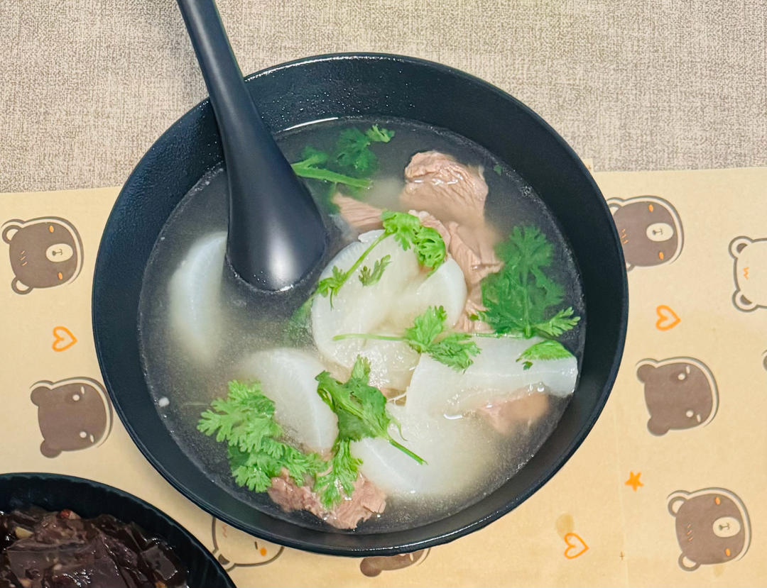 冬日限定——清炖萝卜牛腩（照例附蘸料）