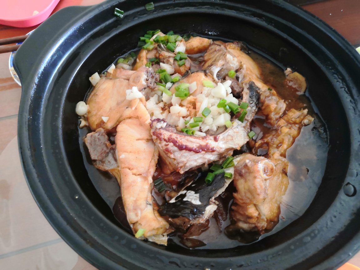 砂锅焖鱼煲