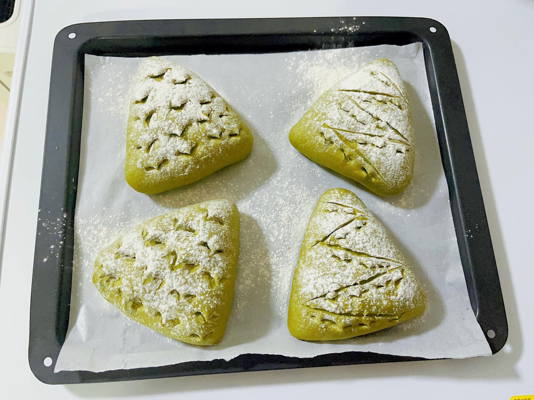 抹茶红豆软欧｜圣诞限定