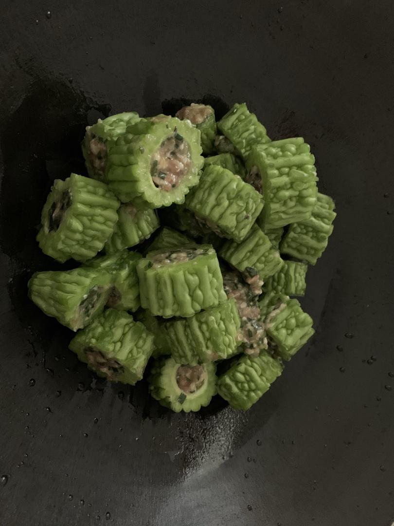 夏天消暑-苦瓜酿肉