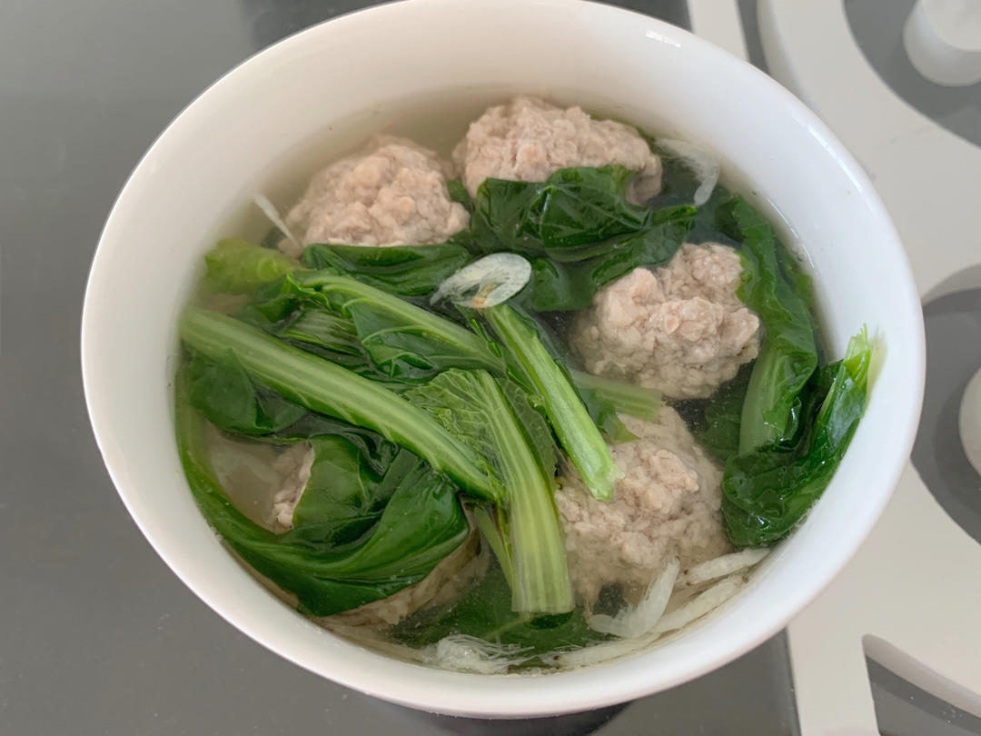 小白菜丸子汤