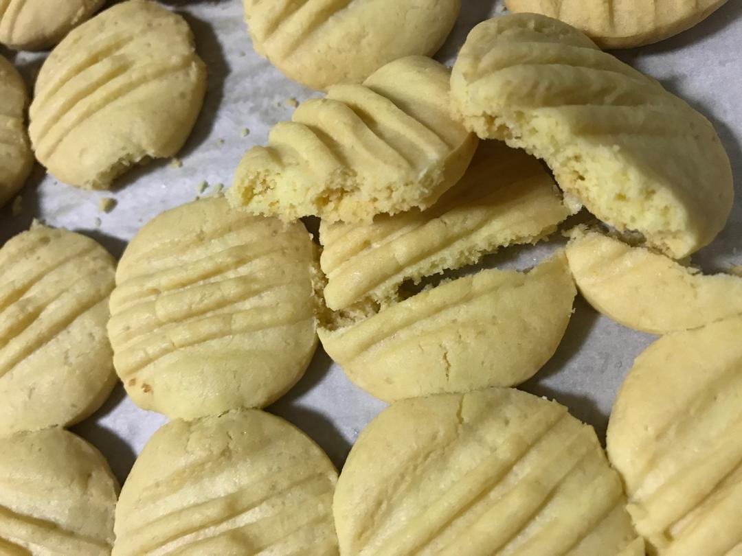 饼干（酥松香脆饼干）