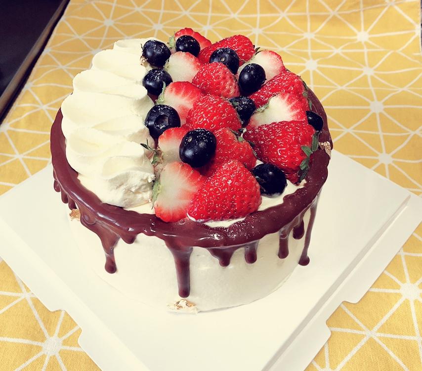 蛋糕淋面之一：甘那许淋面（详细解答淋面太稠的问题）