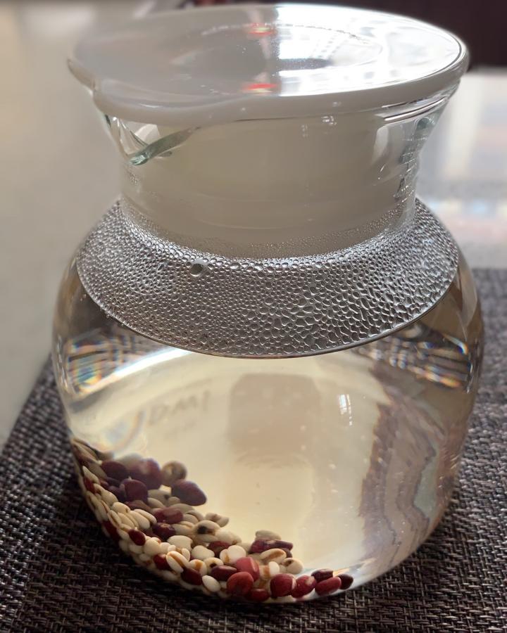 美白祛湿又好喝的水！红豆薏米茶，泡水喝！