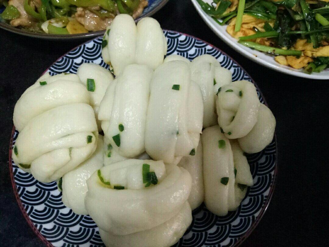 传统的葱油花卷
