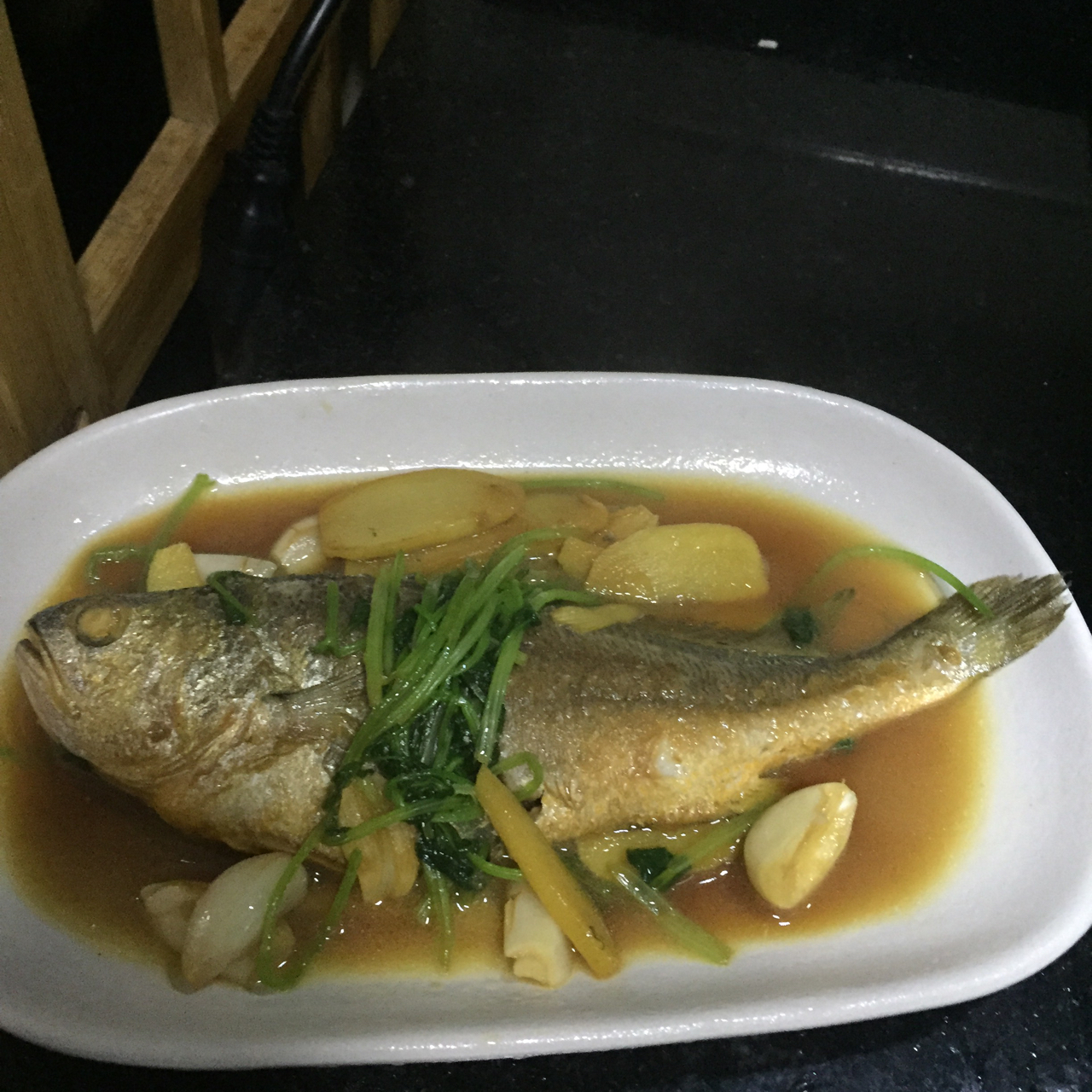 红烧黄鱼—鱼皮不破的小窍门