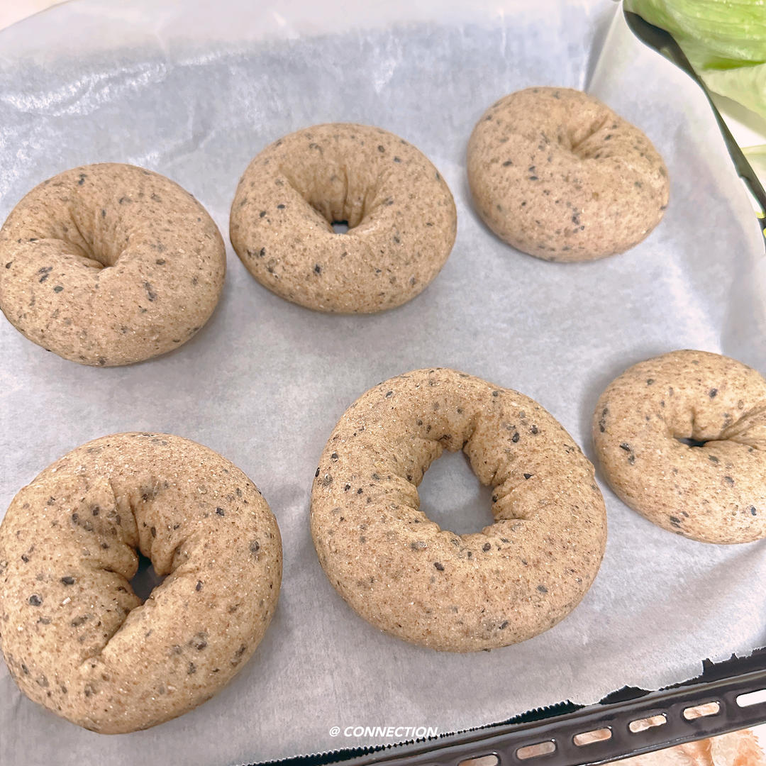 无油低糖黑芝麻贝果