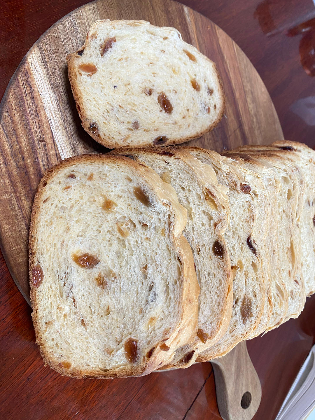 液种法鲜奶提子吐司，用面包机做的太好吃了！