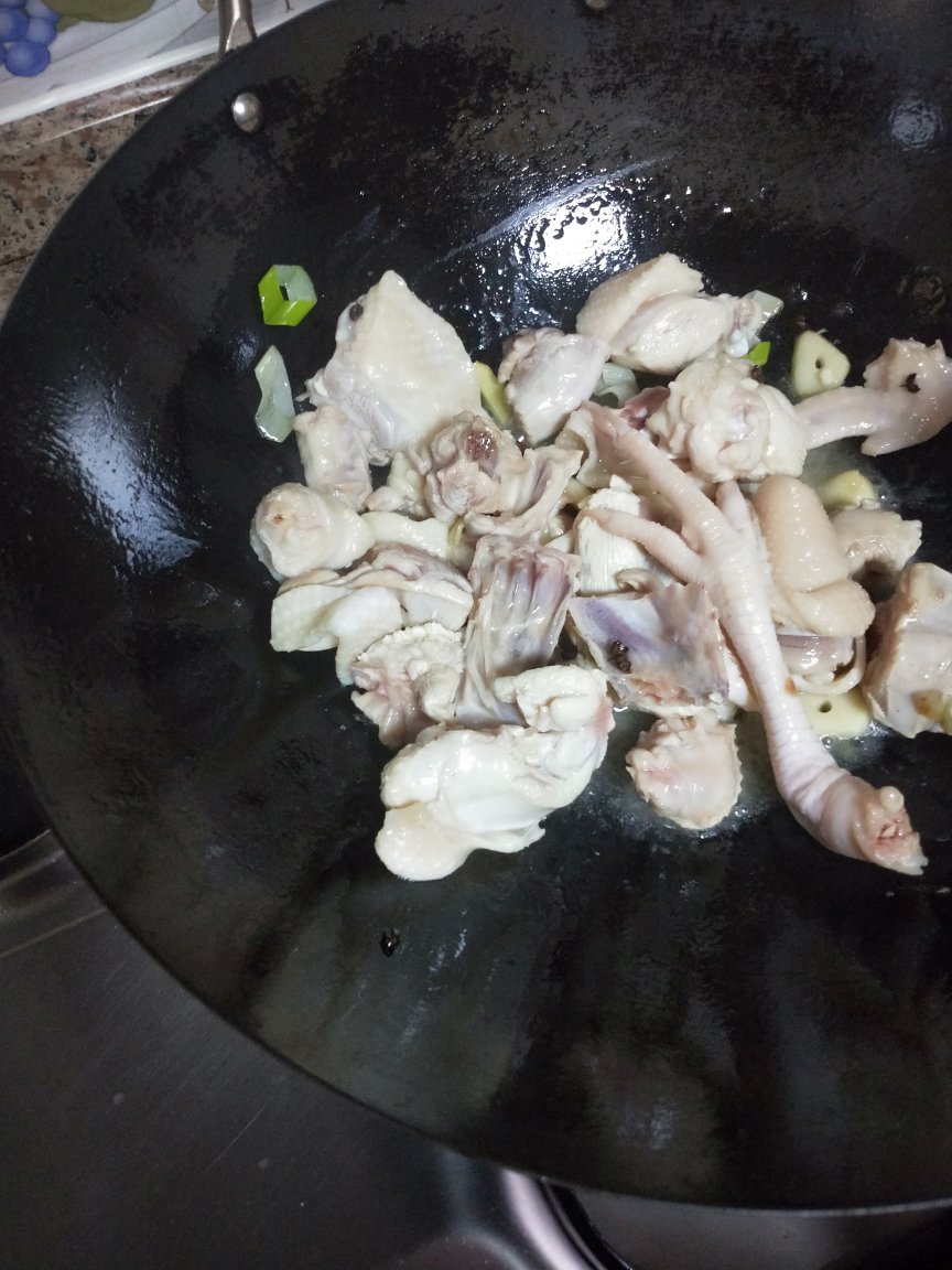 小鸡炖蘑菇