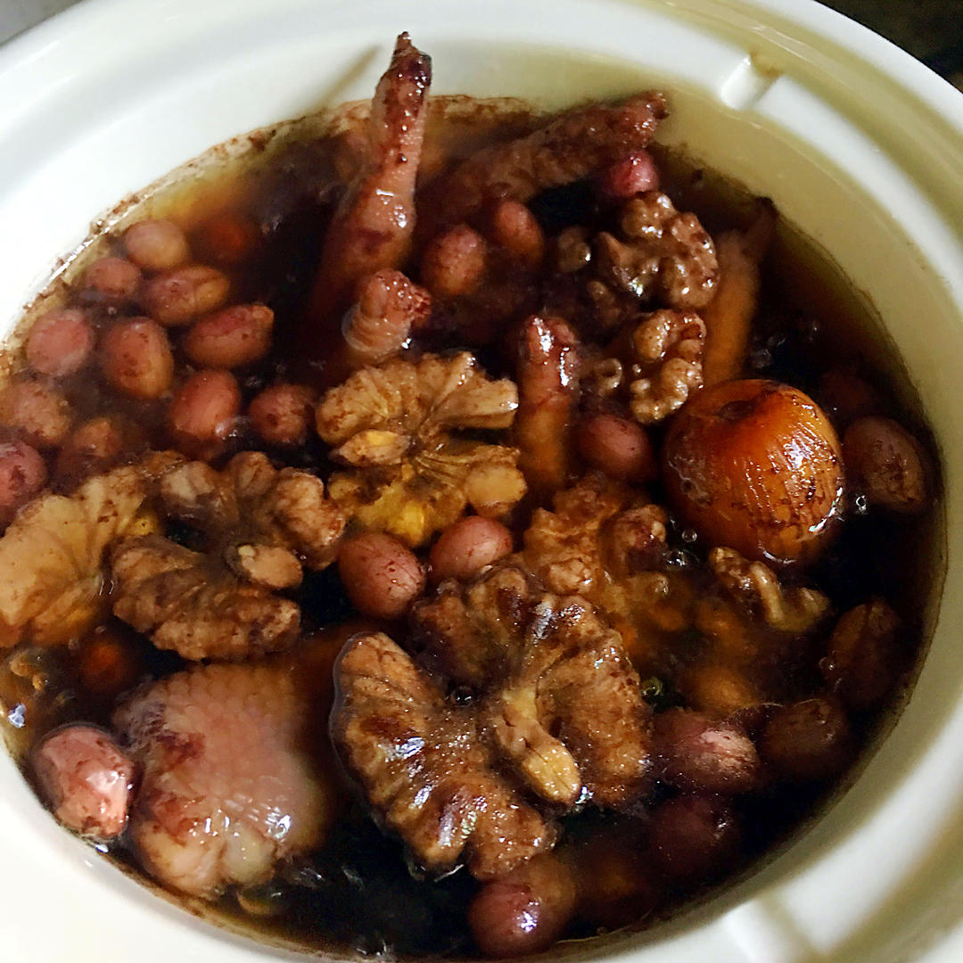 花生核桃鸡脚汤