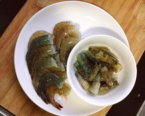 鲜虾牛肉砂锅粥的做法 步骤2