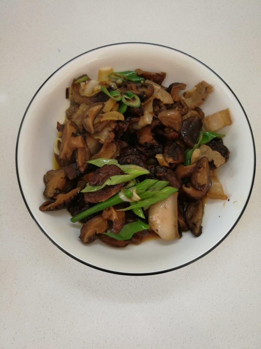 香菇炒肉