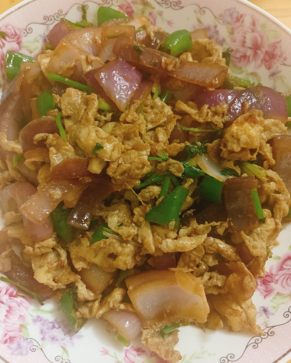 超级好吃的洋葱炒鸡蛋