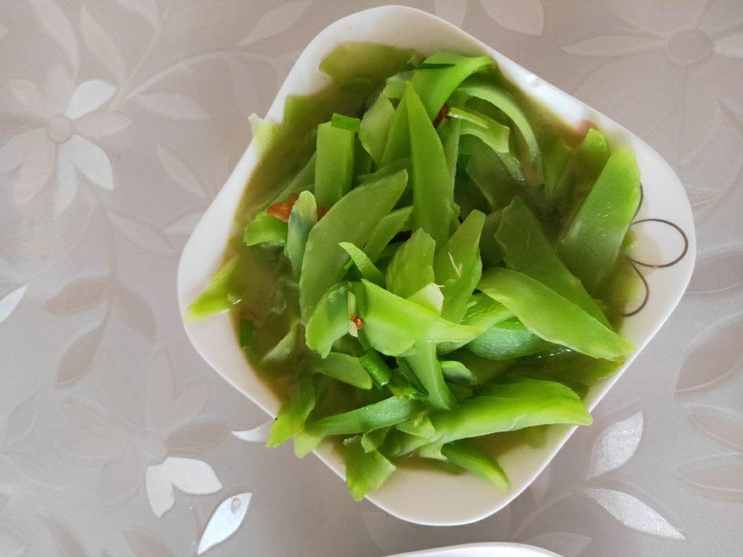 清炒莴笋片