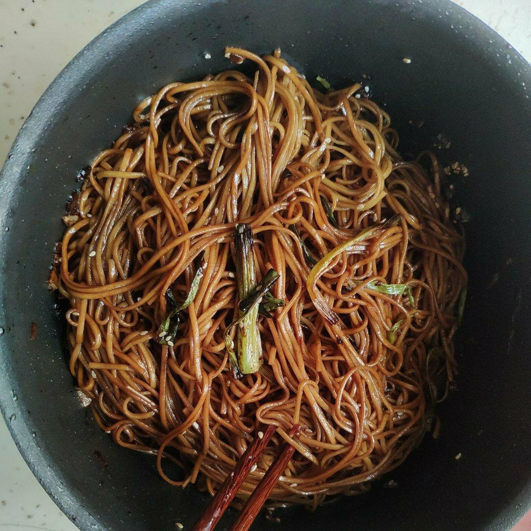 10分钟搞定的一碗葱油拌面