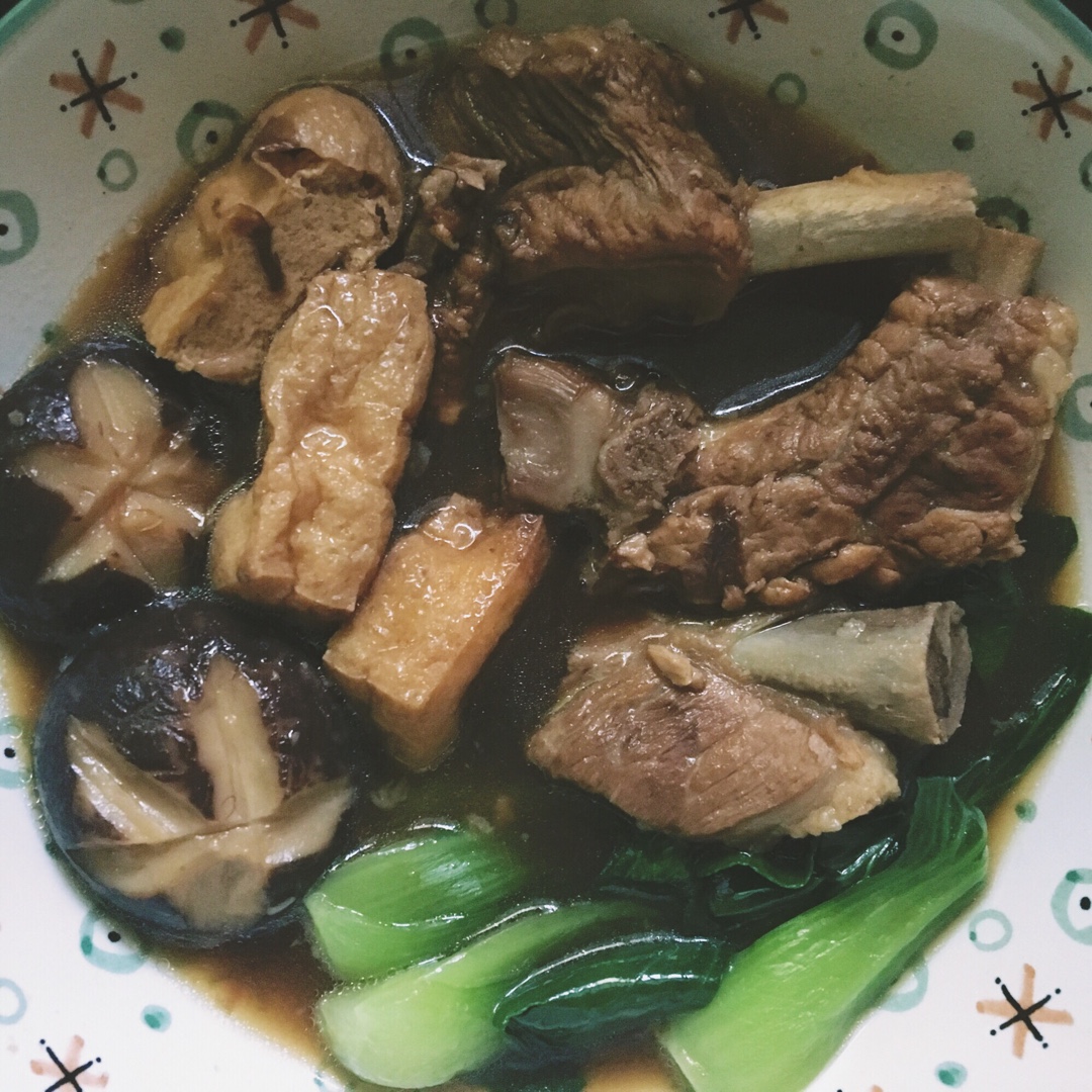 马来西亚肉骨茶（丰富配料版）