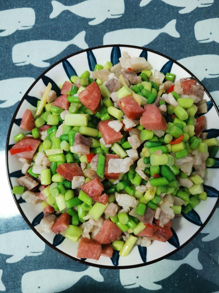 蒜台炒肉丁