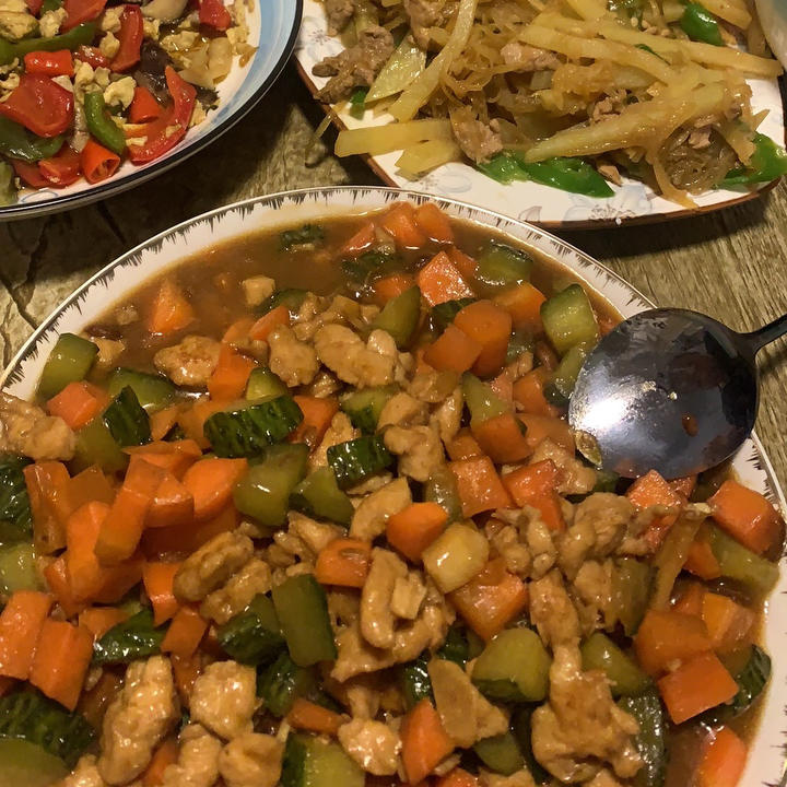 家庭版宫爆鸡丁，简单好吃特别下饭