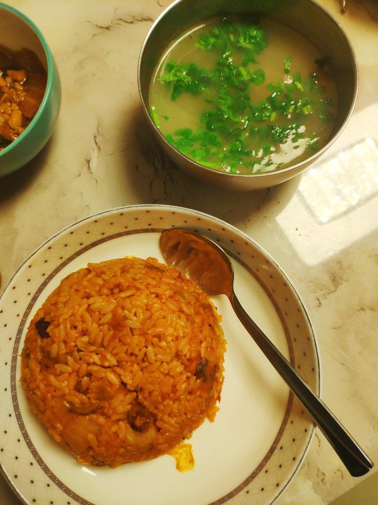 剩米饭最好的归宿——辣白菜炒饭