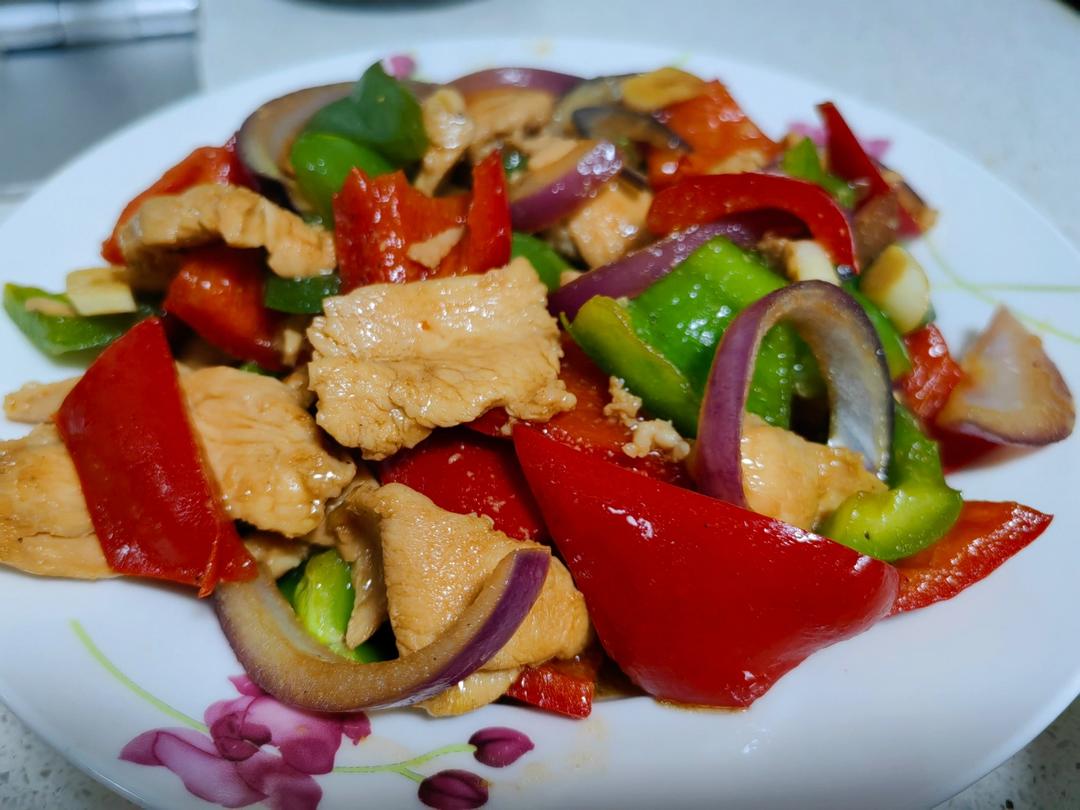 洋葱尖椒炒鸡胸肉
