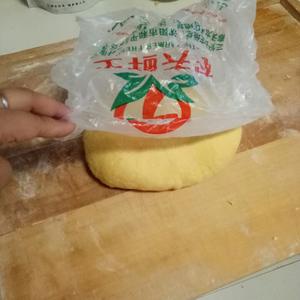 玉米面萝卜馅素蒸饺的做法 步骤2