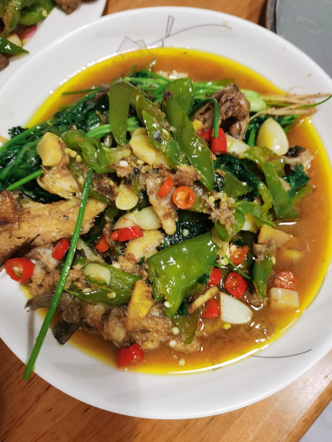 闷个黄骨鱼，黄丫头，黄鸭叫，家常简单味的！